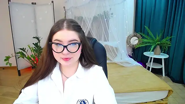 NicoleFoxery online show from 03/07/25, 06:22