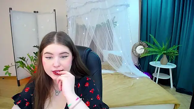 NicoleFoxery online show from 03/08/25, 09:29