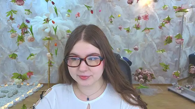 NicoleFoxery online show from 04/12/26, 07:30