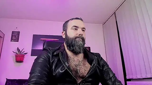 Snapshot of ChristophJules chatting on 12/18/24, 01:05 ChristophJules online show from 12/18/24, 01:05