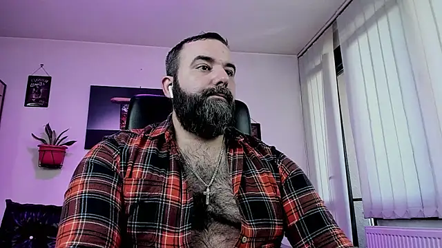 Snapshot of ChristophJules chatting on 03/08/25, 11:48 ChristophJules online show from 03/08/25, 11:48