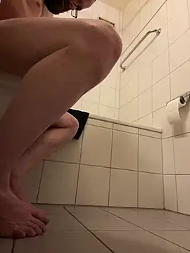 Snapshot of Platinum211 chatting on 02/23/25, 02:14 Platinum211 online show from 02/23/25, 02:14