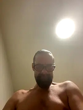 Snapshot of Platinum211 chatting on 12/22/25, 01:41 Platinum211 online show from 12/22/25, 01:41