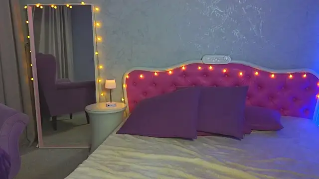 Snapshot of Ariana_Petite chatting on 02/23/25, 11:14 Ariana Petite online show from 02/23/25, 11:14