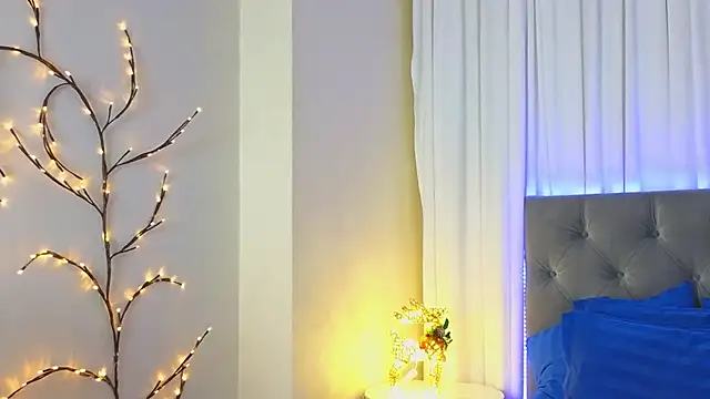 Snapshot of Ariana_Petite chatting on 01/09/26, 12:13 Ariana Petite online show from 01/09/26, 12:13