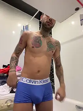 Snapshot of Andy94110328205 chatting on 03/21/25, 04:07 Andy94110328205 online show from 03/21/25, 04:07