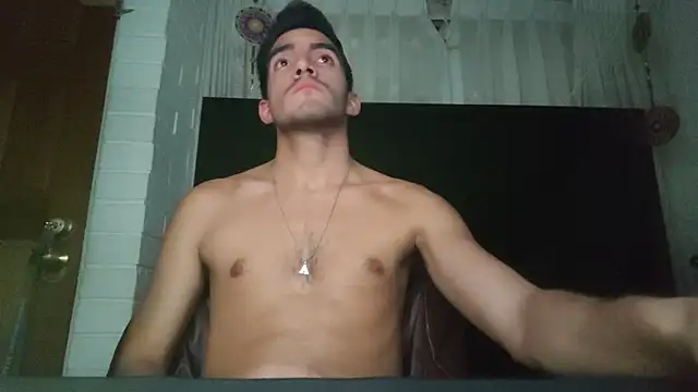 Snapshot of TommyMomentum chatting on 02/03/26, 06:51 TommyMomentum online show from 02/03/26, 06:51