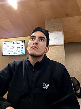 Snapshot of TommyMomentum chatting on 03/07/26, 03:58 TommyMomentum online show from 03/07/26, 03:58