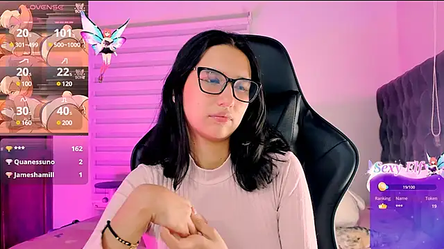 Snapshot of Luniverse chatting on 12/18/24, 12:21 Luniverse online show from 12/18/24, 12:21