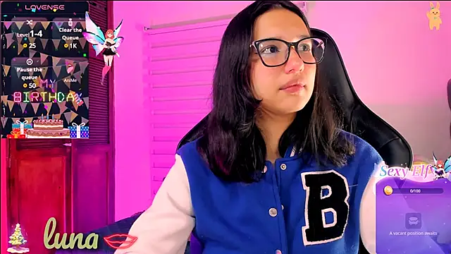 Snapshot of Luniverse chatting on 01/04/25, 11:17 Luniverse online show from 01/04/25, 11:17