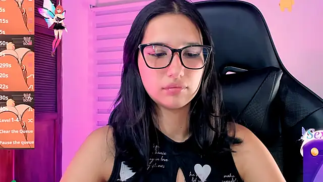 Snapshot of Luniverse chatting on 02/05/25, 12:10 Luniverse online show from 02/05/25, 12:10