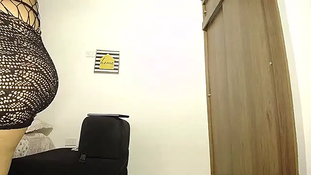 Snapshot of NATHALIA_SEX chatting on 02/07/25, 12:42 NATHALIA SEX online show from 02/07/25, 12:42