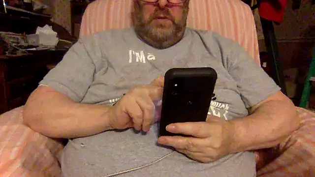 Snapshot of Drwhocares chatting on 04/18/26, 07:07 Drwhocares online show from 04/18/26, 07:07