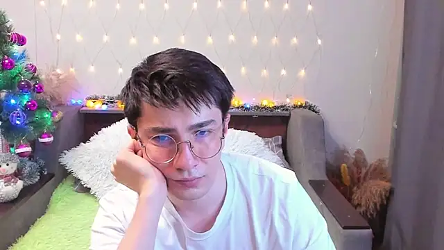 Yumi steve online show from 12/14/24, 12:22