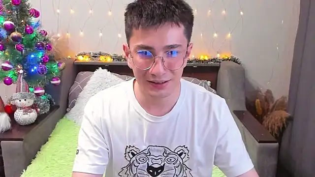 Yumi steve online show from 12/25/24, 10:59