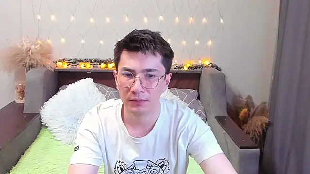 Yumi steve online show from 01/19/25, 02:57