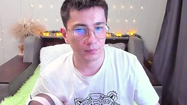 Yumi steve online show from 02/16/25, 06:10