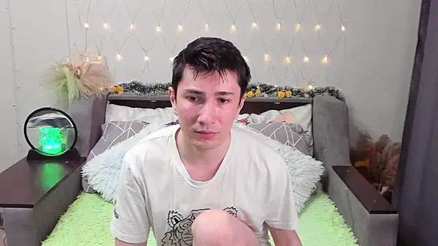 Yumi steve online show from 09/26/25, 02:15