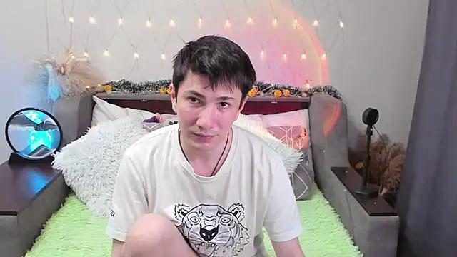 Yumi steve online show from 10/07/25, 05:54