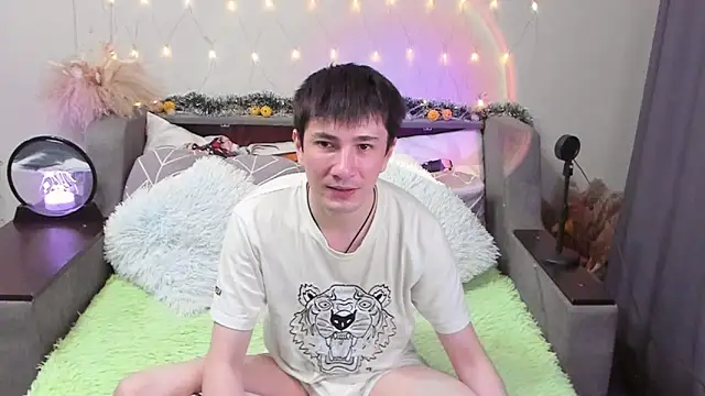 Yumi steve online show from 10/08/25, 08:28