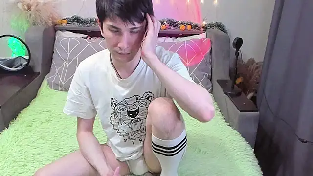 Yumi steve online show from 11/15/25, 03:52