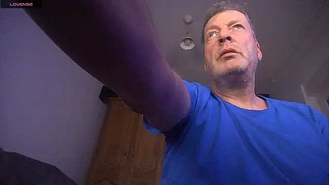 Snapshot of iliebetights chatting on 11/21/25, 08:51 iliebetights online show from 11/21/25, 08:51