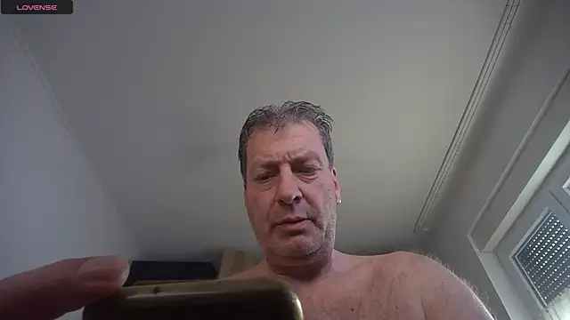 Snapshot of iliebetights chatting on 12/17/25, 12:00 iliebetights online show from 12/17/25, 12:00