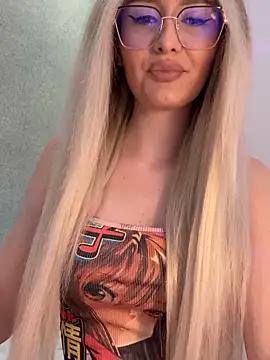 Snapshot of mollyxxx chatting on 12/14/24, 03:29 mollyxxx online show from 12/14/24, 03:29