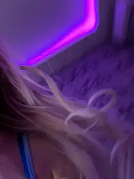 Snapshot of mollyxxx chatting on 02/09/25, 05:40 mollyxxx online show from 02/09/25, 05:40