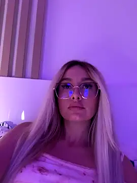 Snapshot of mollyxxx chatting on 10/05/25, 01:59 mollyxxx online show from 10/05/25, 01:59