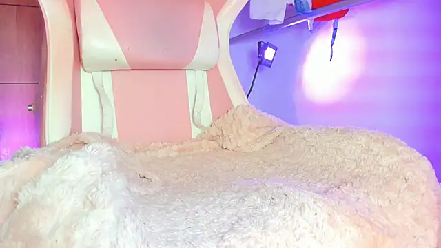 Snapshot of KataFerreira777 chatting on 11/22/25, 09:36 KataFerreira777 online show from 11/22/25, 09:36