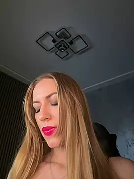 Snapshot of RockQueen_A chatting on 01/31/25, 05:19 RockQueen A online show from 01/31/25, 05:19