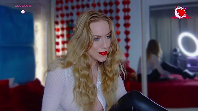 Snapshot of RockQueen_A chatting on 02/11/25, 02:46 RockQueen A online show from 02/11/25, 02:46