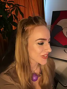 Snapshot of RockQueen_A chatting on 03/09/25, 08:29 RockQueen A online show from 03/09/25, 08:29