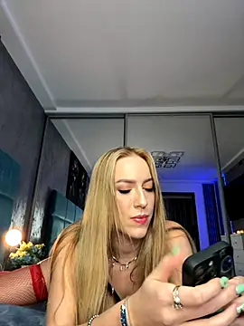 Snapshot of RockQueen_A chatting on 10/16/25, 04:08 RockQueen A online show from 10/16/25, 04:08