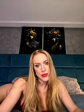 Snapshot of RockQueen_A chatting on 10/23/25, 04:12 RockQueen A online show from 10/23/25, 04:12