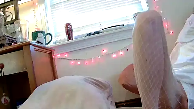 Snapshot of AngelMagick chatting on 04/14/26, 07:20 AngelMagick online show from 04/14/26, 07:20