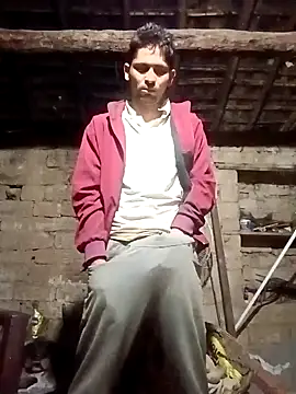 Snapshot of SunnyleoneBG chatting on 12/07/24, 01:03 SunnyleoneBG online show from 12/07/24, 01:03