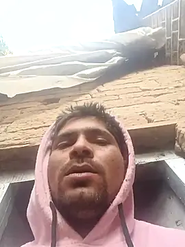 Snapshot of SunnyleoneBG chatting on 12/13/24, 03:05 SunnyleoneBG online show from 12/13/24, 03:05