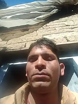 Snapshot of SunnyleoneBG chatting on 12/16/24, 04:45 SunnyleoneBG online show from 12/16/24, 04:45