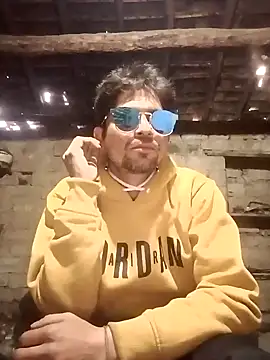 Snapshot of SunnyleoneBG chatting on 01/18/25, 02:47 SunnyleoneBG online show from 01/18/25, 02:47