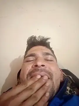 Snapshot of SunnyleoneBG chatting on 02/14/25, 02:39 SunnyleoneBG online show from 02/14/25, 02:39