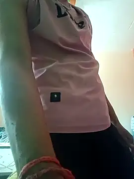 Snapshot of SunnyleoneBG chatting on 09/29/25, 04:39 SunnyleoneBG online show from 09/29/25, 04:39