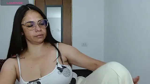 selena ferri online show from 03/28/26, 08:30