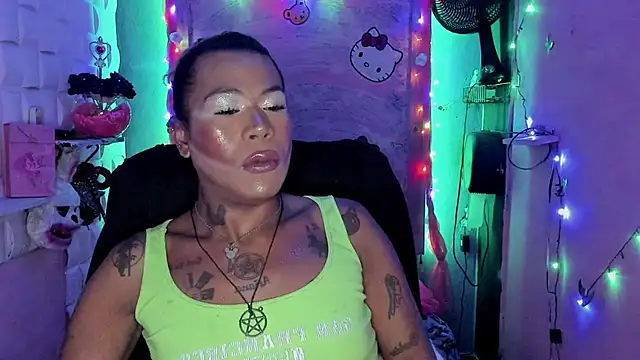 Snapshot of tsviolett chatting on 12/02/24, 09:06 tsviolett online show from 12/02/24, 09:06