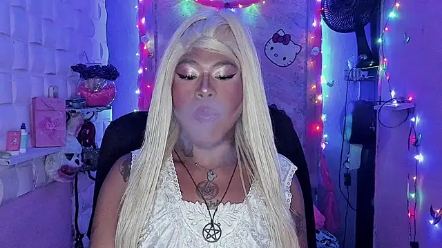 Snapshot of tsviolett chatting on 12/03/24, 06:38 tsviolett online show from 12/03/24, 06:38