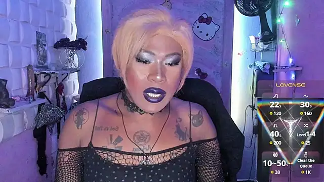 Snapshot of tsviolett chatting on 02/06/25, 09:06 tsviolett online show from 02/06/25, 09:06