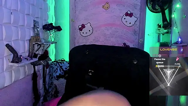 Snapshot of tsviolett chatting on 02/21/25, 06:26 tsviolett online show from 02/21/25, 06:26