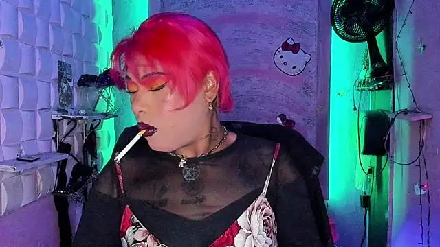 Snapshot of tsviolett chatting on 03/18/25, 06:04 tsviolett online show from 03/18/25, 06:04