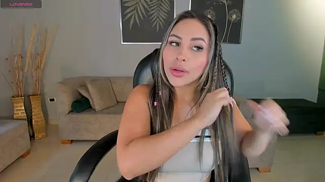 MiaRoberts1 online show from 01/10/25, 07:21